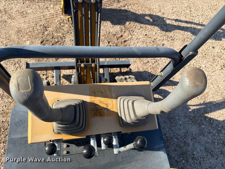 image for item DV8745 AGT industrial H12 mini excavator