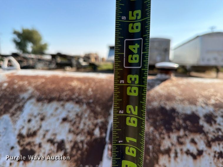 image for item DV8746 fuel trailer