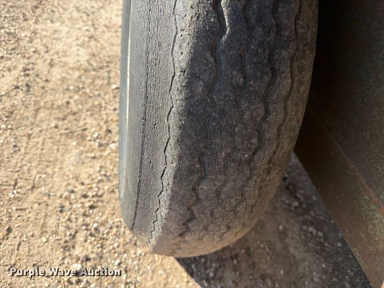 image for item DV8746 fuel trailer