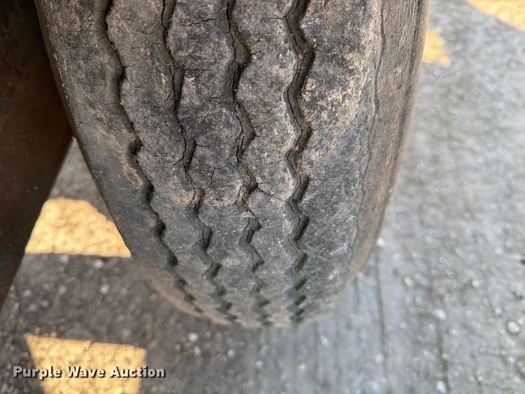image for item DV8746 fuel trailer