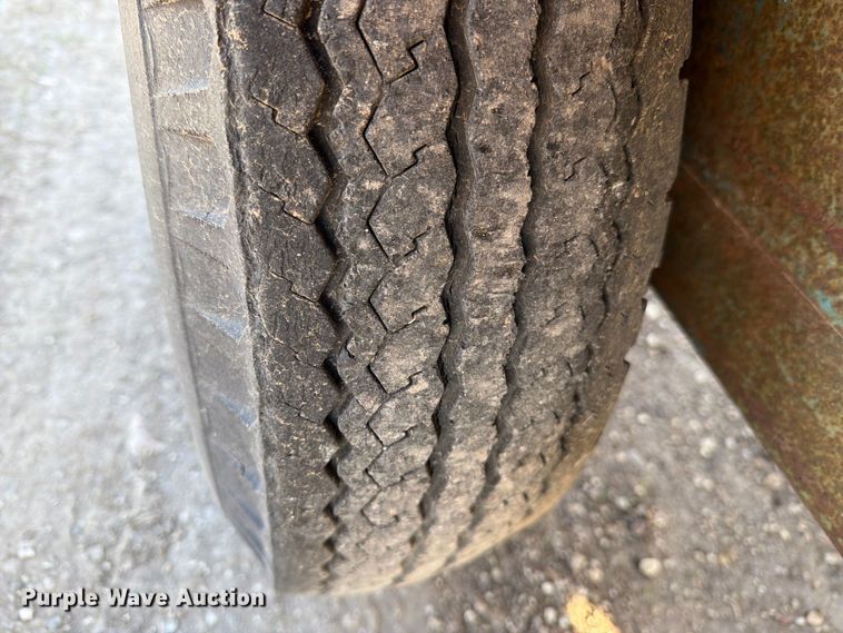 image for item DV8746 fuel trailer