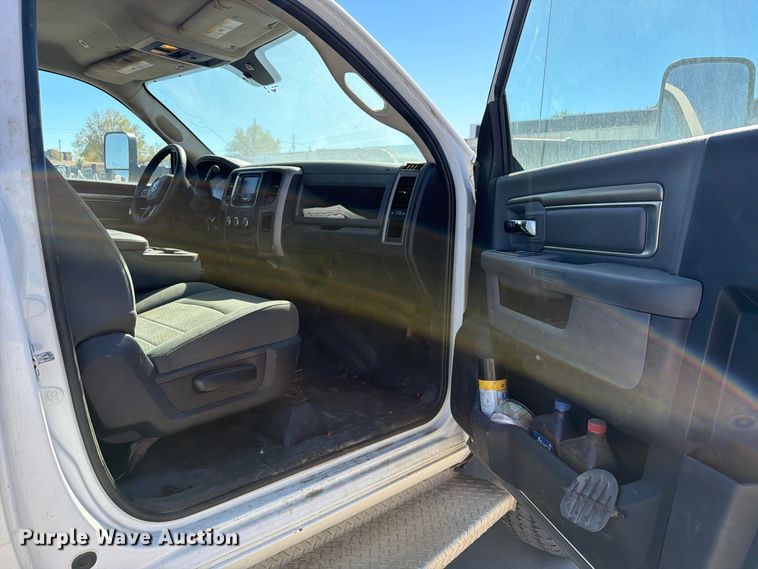 image for item ED0070 2017 RAM 5500 truck cab and chassis