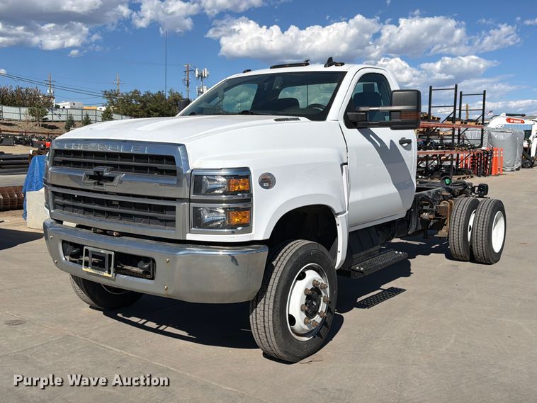image for item ED0071 2019 Chevrolet Silverado 5500 truck cab and chassis