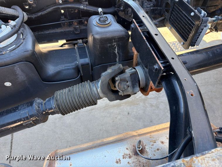 image for item ED0071 2019 Chevrolet Silverado 5500 truck cab and chassis