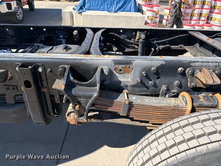 image for item ED0071 2019 Chevrolet Silverado 5500 truck cab and chassis