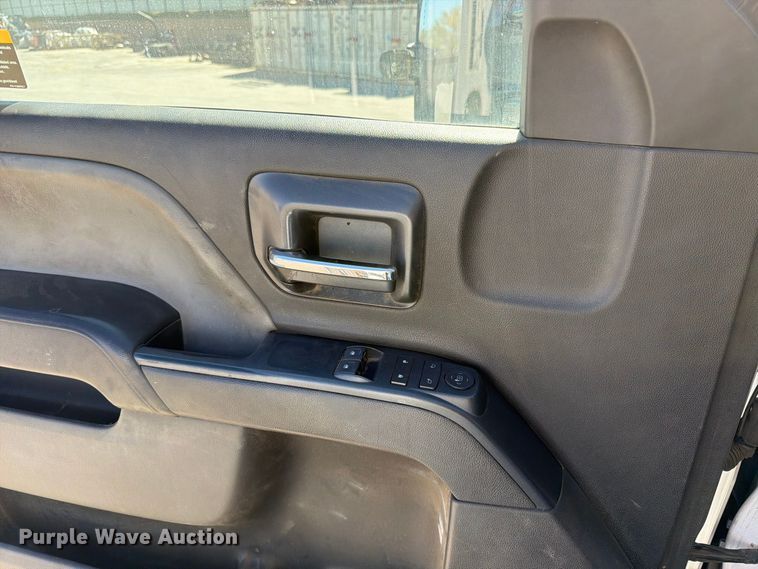 image for item ED0071 2019 Chevrolet Silverado 5500 truck cab and chassis
