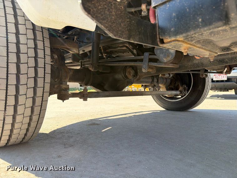image for item ED0071 2019 Chevrolet Silverado 5500 truck cab and chassis