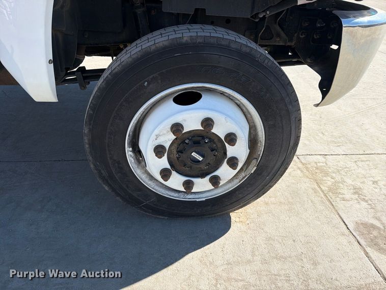 image for item ED0071 2019 Chevrolet Silverado 5500 truck cab and chassis