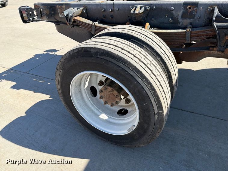 image for item ED0071 2019 Chevrolet Silverado 5500 truck cab and chassis