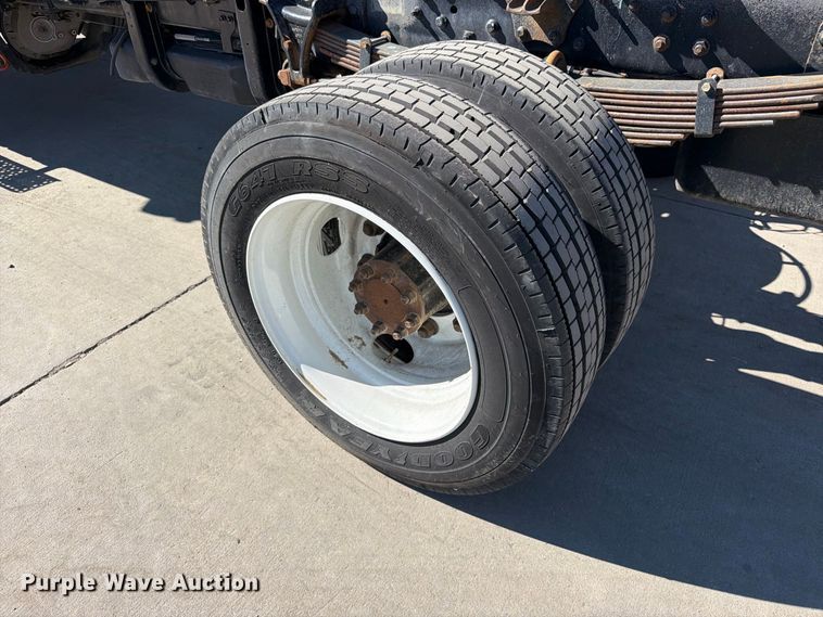 image for item ED0071 2019 Chevrolet Silverado 5500 truck cab and chassis