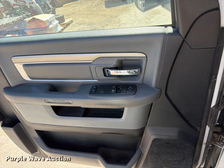 image for item ED0073 2017 RAM 5500 truck cab and chassis
