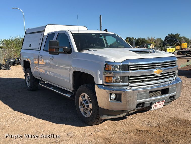 image for item ED0216 2017 Chevrolet Silverado 2500HD Ext. Cab pickup truck