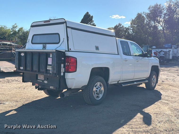 image for item ED0216 2017 Chevrolet Silverado 2500HD Ext. Cab pickup truck