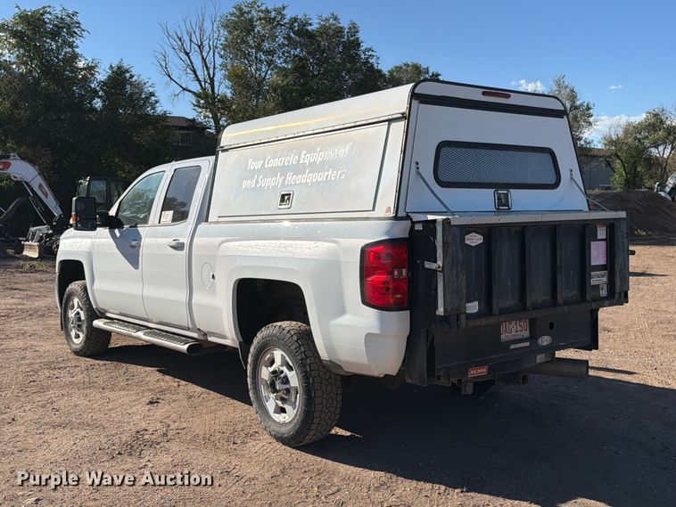 image for item ED0216 2017 Chevrolet Silverado 2500HD Ext. Cab pickup truck
