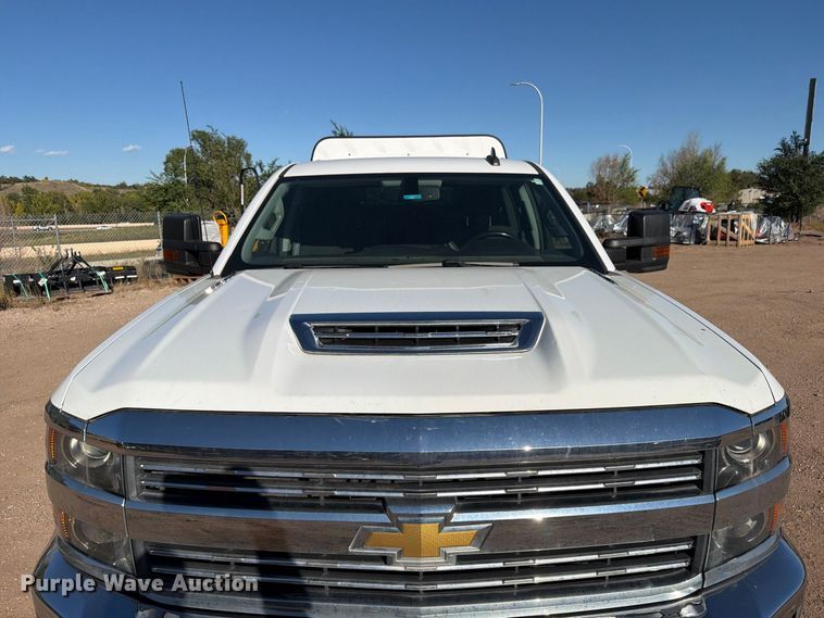 image for item ED0216 2017 Chevrolet Silverado 2500HD Ext. Cab pickup truck