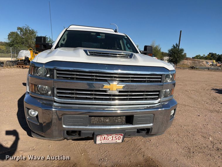 image for item ED0216 2017 Chevrolet Silverado 2500HD Ext. Cab pickup truck