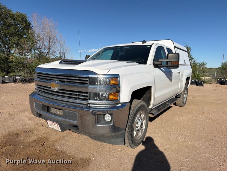 image for item ED0216 2017 Chevrolet Silverado 2500HD Ext. Cab pickup truck