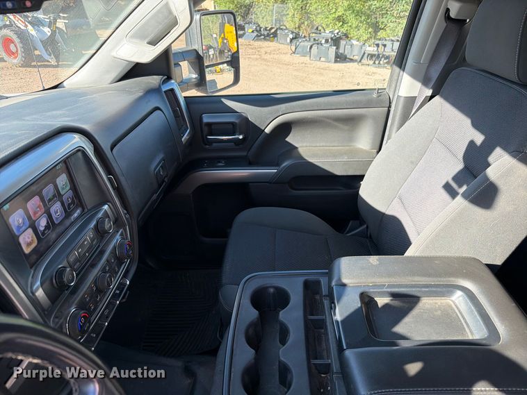 image for item ED0216 2017 Chevrolet Silverado 2500HD Ext. Cab pickup truck