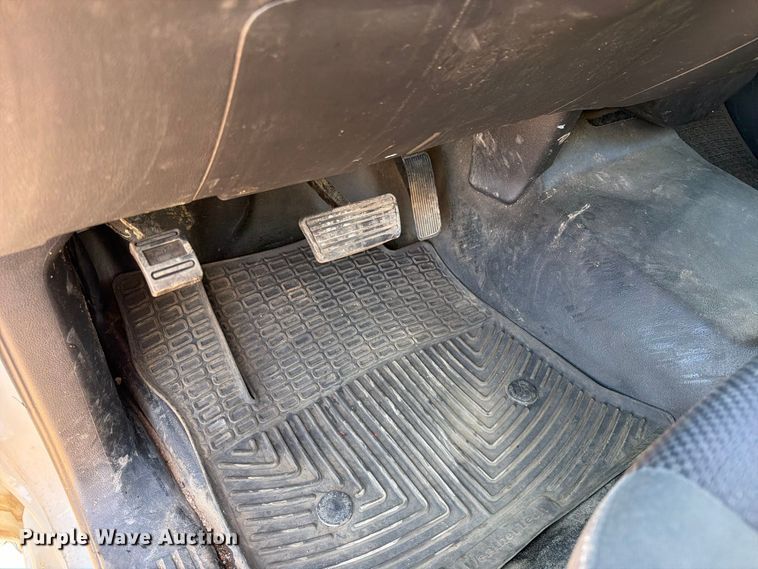image for item ED0216 2017 Chevrolet Silverado 2500HD Ext. Cab pickup truck