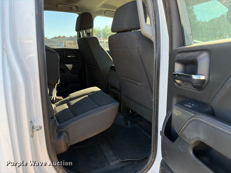 image for item ED0216 2017 Chevrolet Silverado 2500HD Ext. Cab pickup truck