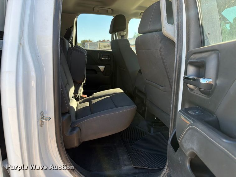 image for item ED0216 2017 Chevrolet Silverado 2500HD Ext. Cab pickup truck