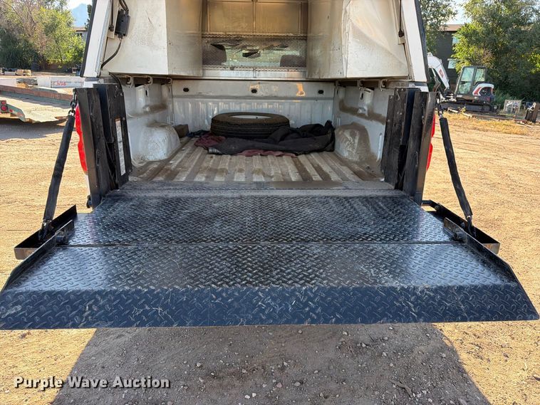 image for item ED0216 2017 Chevrolet Silverado 2500HD Ext. Cab pickup truck