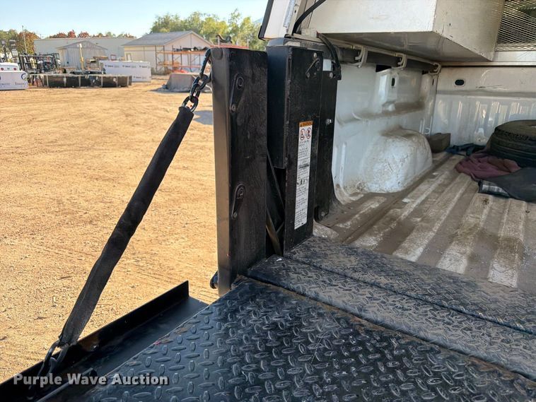 image for item ED0216 2017 Chevrolet Silverado 2500HD Ext. Cab pickup truck