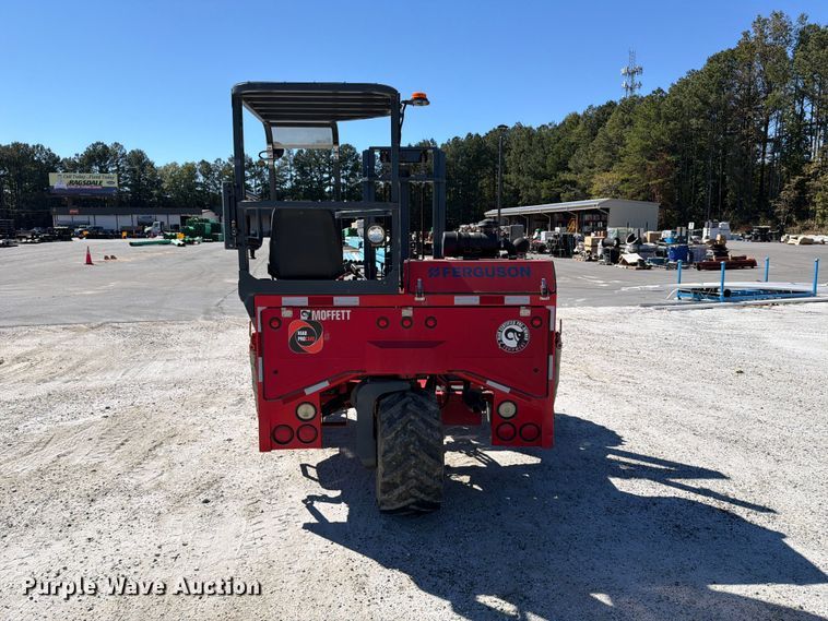 image for item EF1460 2006 Moffett M55P forklift