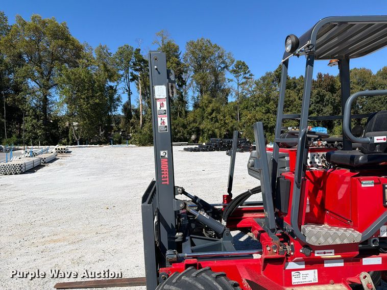 image for item EF1460 2006 Moffett M55P forklift