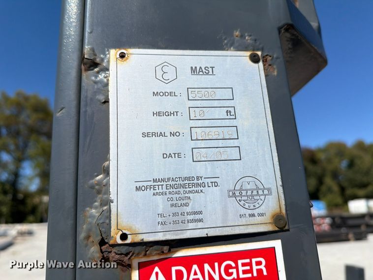 image for item EF1460 2006 Moffett M55P forklift