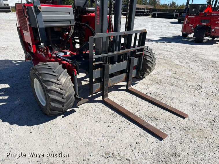 image for item EF1460 2006 Moffett M55P forklift