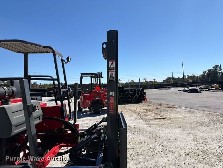 image for item EF1460 2006 Moffett M55P forklift