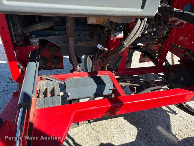 image for item EF1460 2006 Moffett M55P forklift