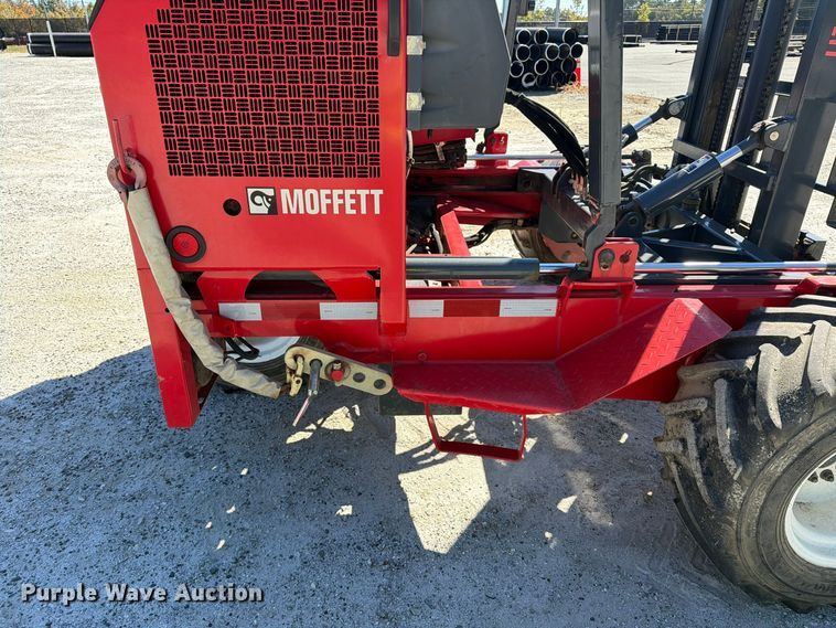 image for item EF1460 2006 Moffett M55P forklift