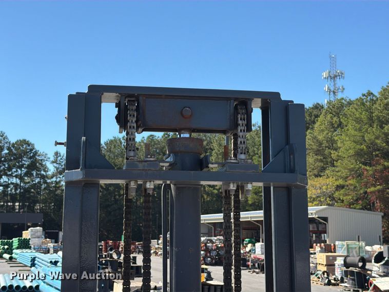 image for item EF1460 2006 Moffett M55P forklift