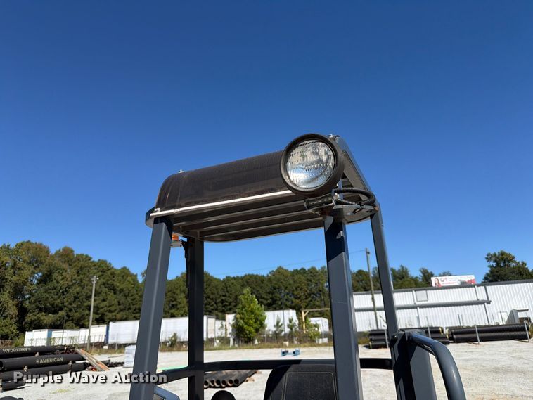 image for item EF1460 2006 Moffett M55P forklift