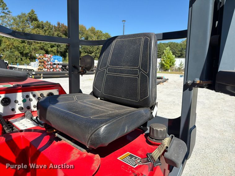 image for item EF1460 2006 Moffett M55P forklift