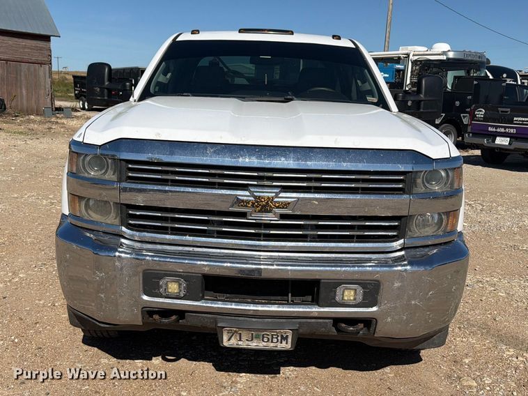 image for item EI7773 2016 Chevrolet Silverado 3500HD Crew Cab utility bed pickup truck