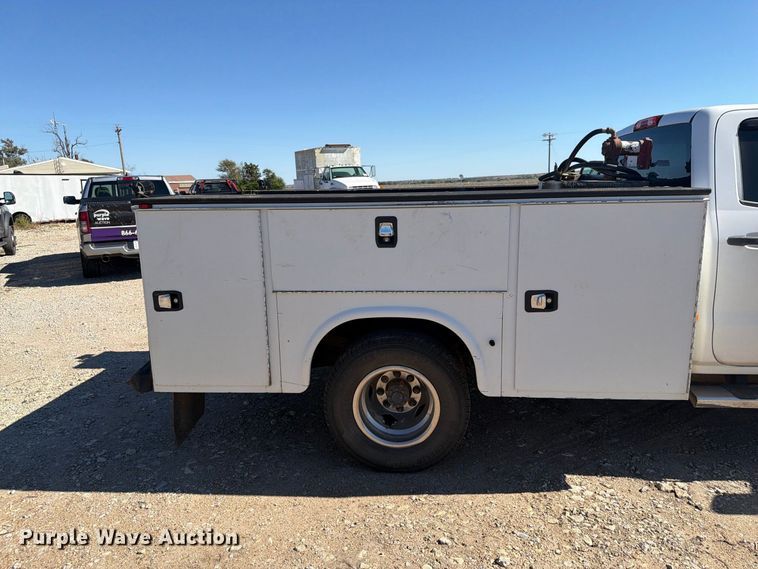 image for item EI7773 2016 Chevrolet Silverado 3500HD Crew Cab utility bed pickup truck