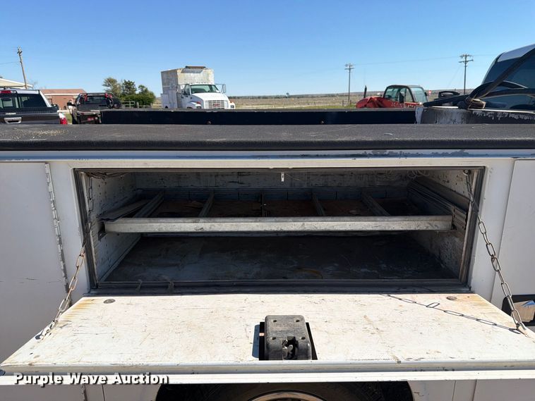 image for item EI7773 2016 Chevrolet Silverado 3500HD Crew Cab utility bed pickup truck