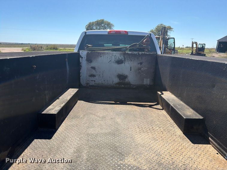 image for item EI7773 2016 Chevrolet Silverado 3500HD Crew Cab utility bed pickup truck