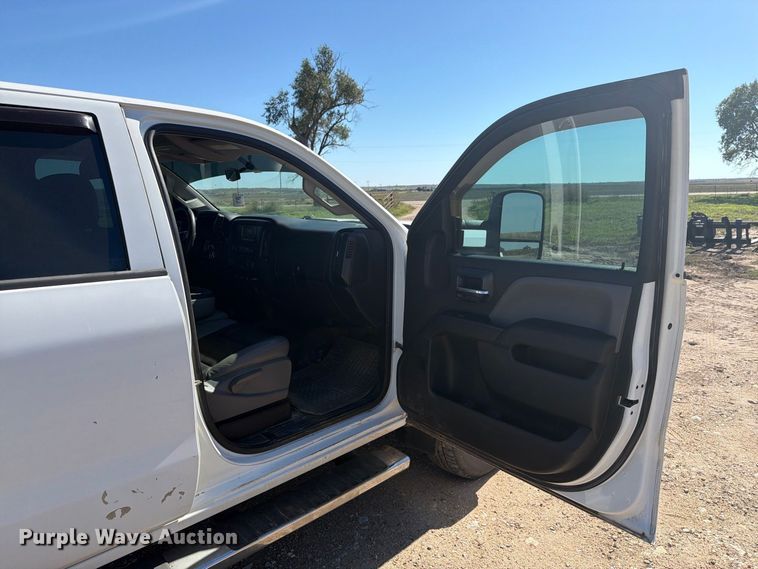 image for item EI7773 2016 Chevrolet Silverado 3500HD Crew Cab utility bed pickup truck