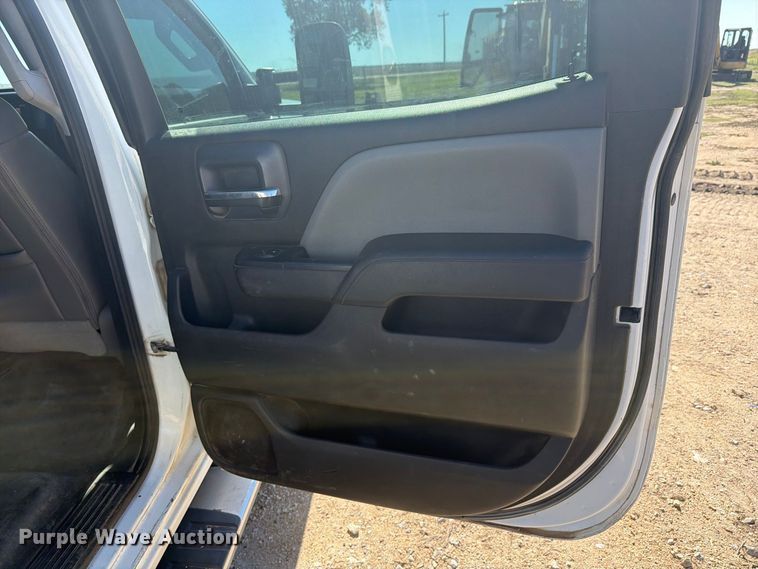 image for item EI7773 2016 Chevrolet Silverado 3500HD Crew Cab utility bed pickup truck