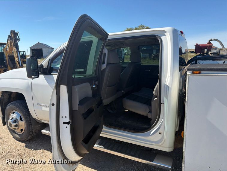 image for item EI7773 2016 Chevrolet Silverado 3500HD Crew Cab utility bed pickup truck