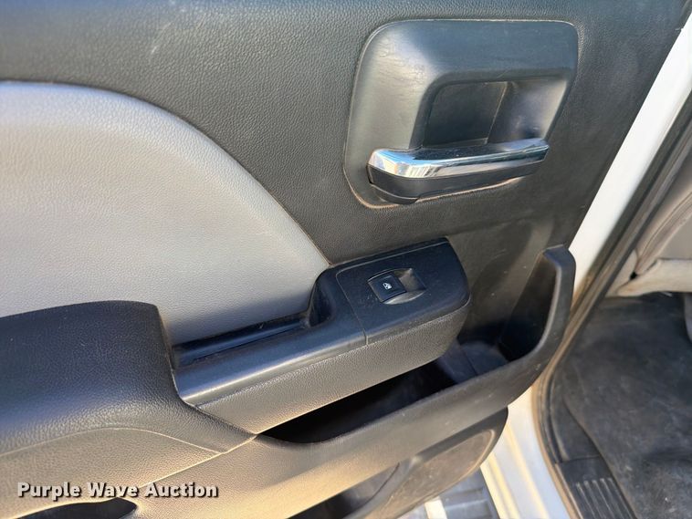 image for item EI7773 2016 Chevrolet Silverado 3500HD Crew Cab utility bed pickup truck