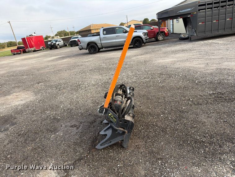 image for item EI7802 Arteer skid steer winch
