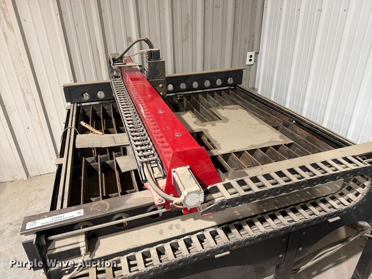 image for item EI7803 Lincoln Torchmate 4x4 plasma cutting table and plasma cutter  