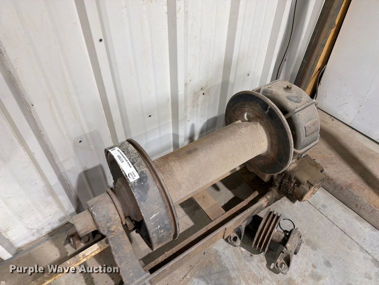 image for item EI7804 Braden winch