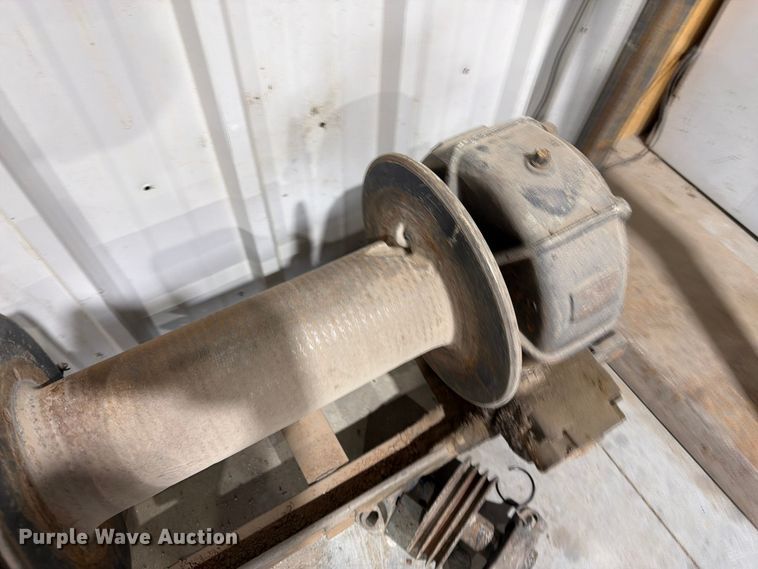 image for item EI7804 Braden winch