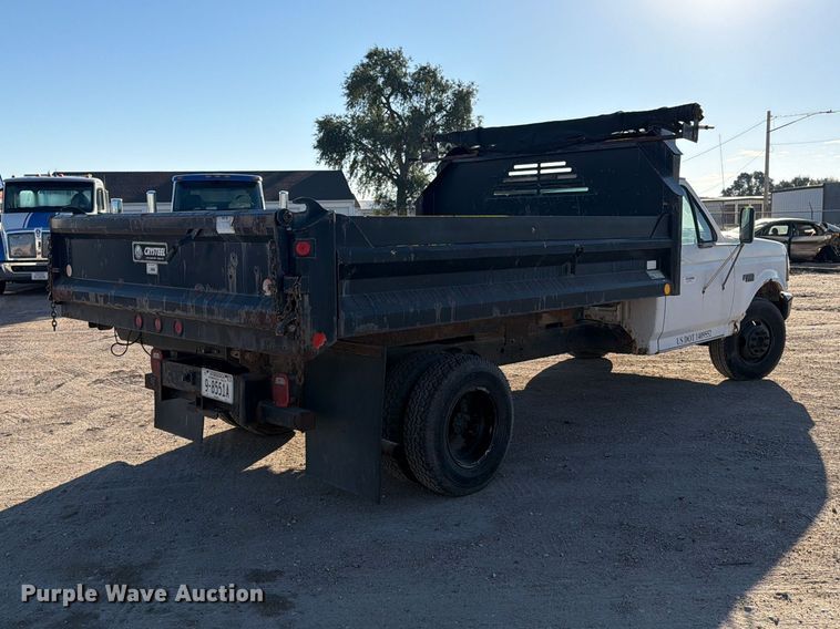 image for item EI7847 1993 Ford F-350 dump bed pickup truck